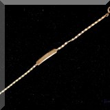 J01. Gold bracelet 